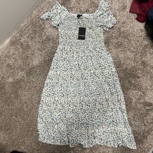 Heyson. NWT. Floral dress